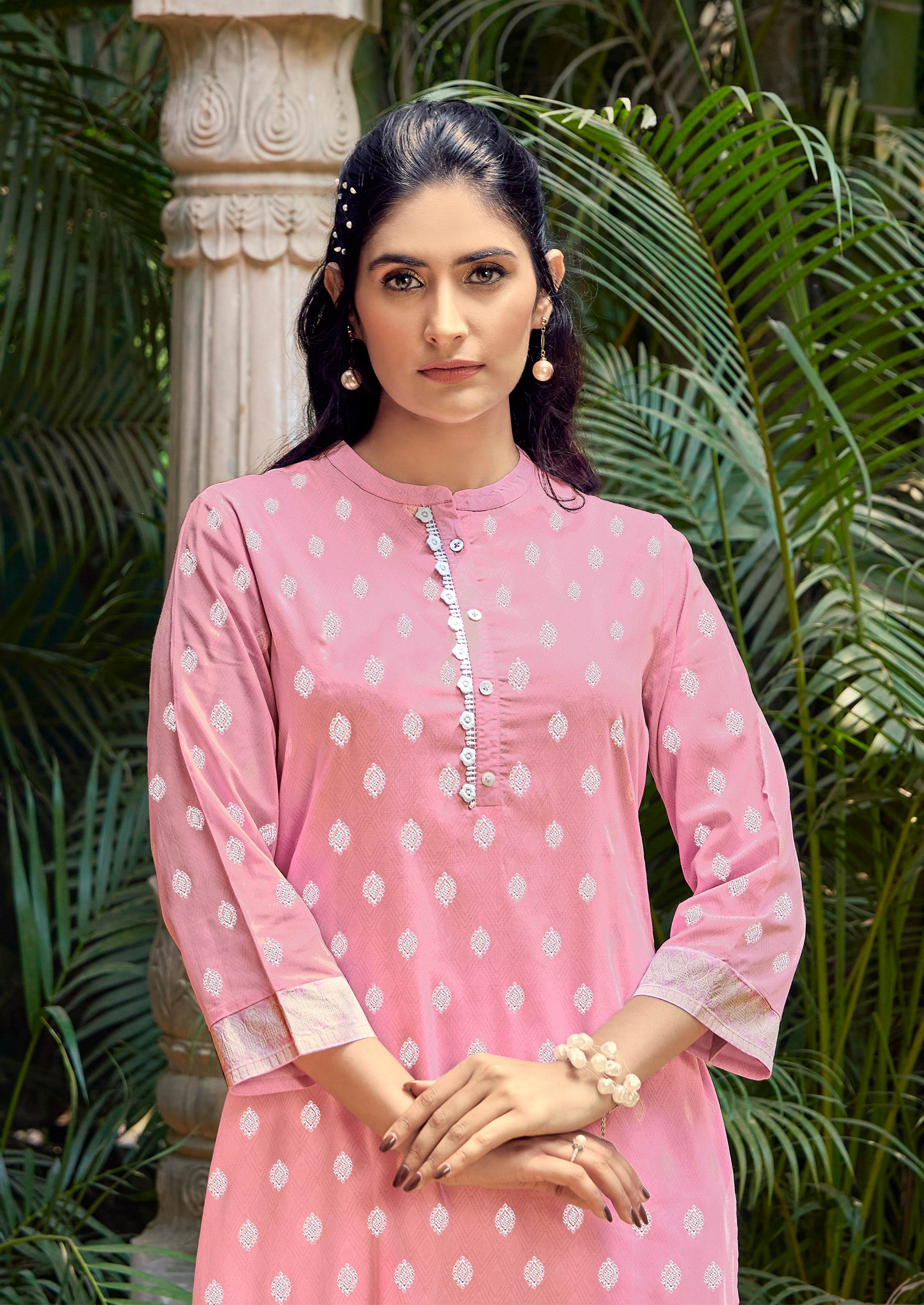 Laxmipati Sindoor Viscos Printed Straight Kurta with Trousers in Pastel Pink Color