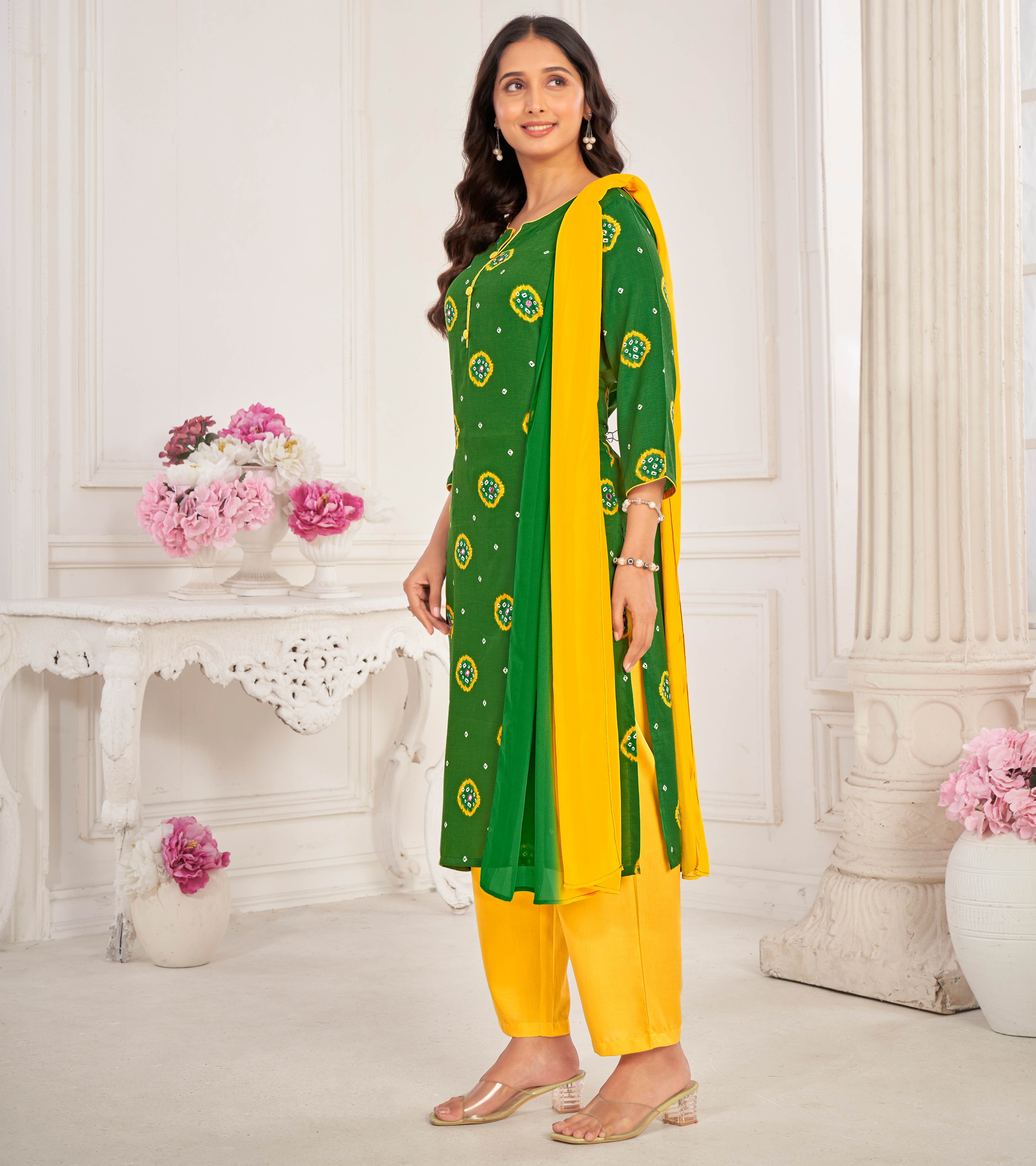 Green Muslin Printed Straight Kurta with Pant and Dupatta Set - Bandhani