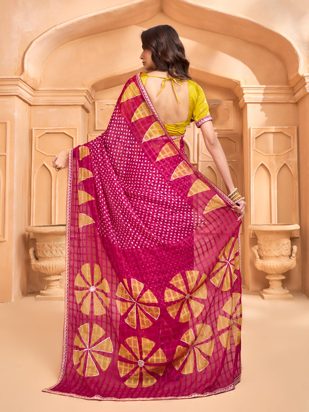 Laxmipati Tohfa Bandhani Printed Chiffon Saree in Pink Color