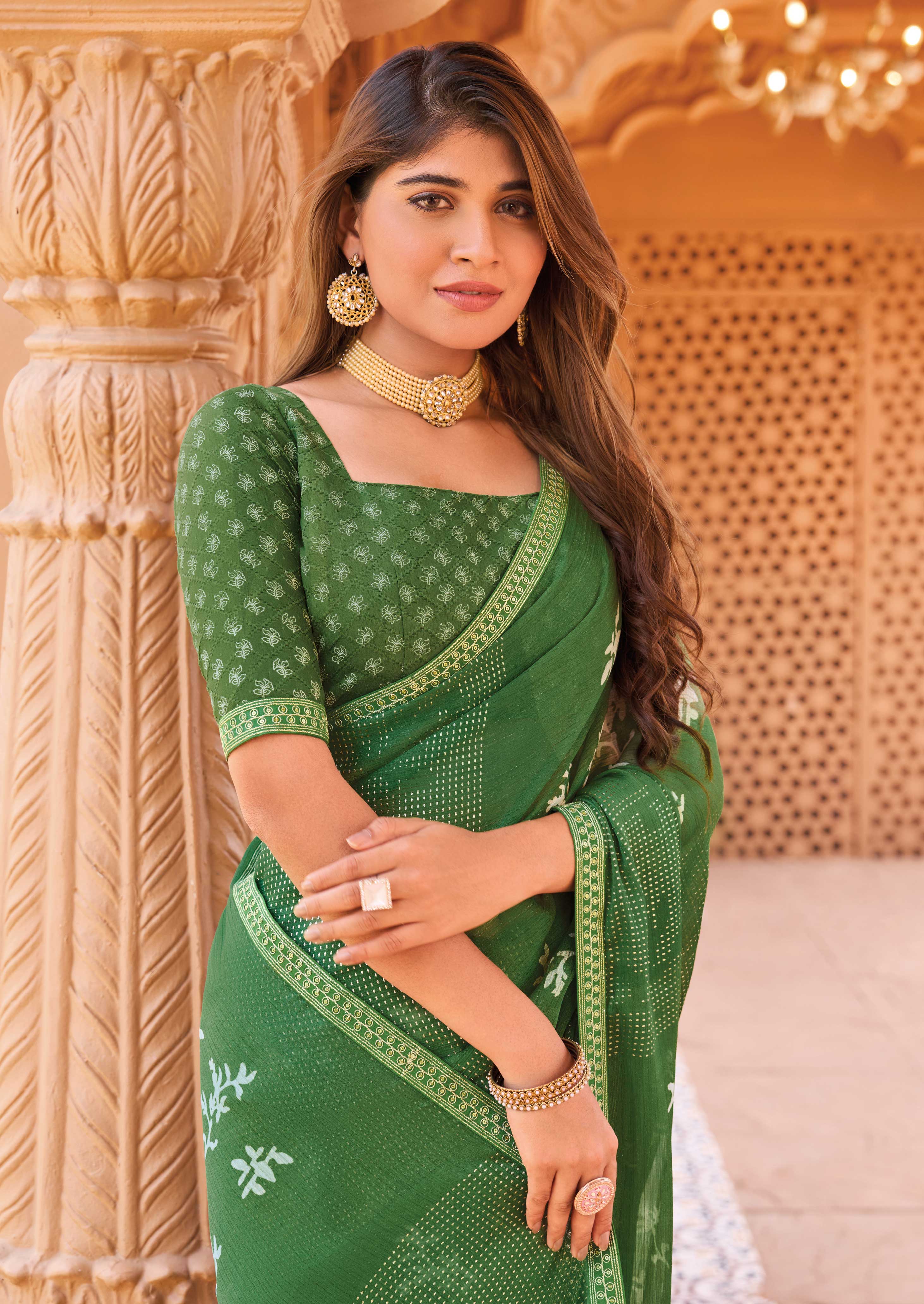 Laxmipati Madhubala Floral Printed along with Foil Work Chiffon Saree in Green Color with Unstitched Blouse