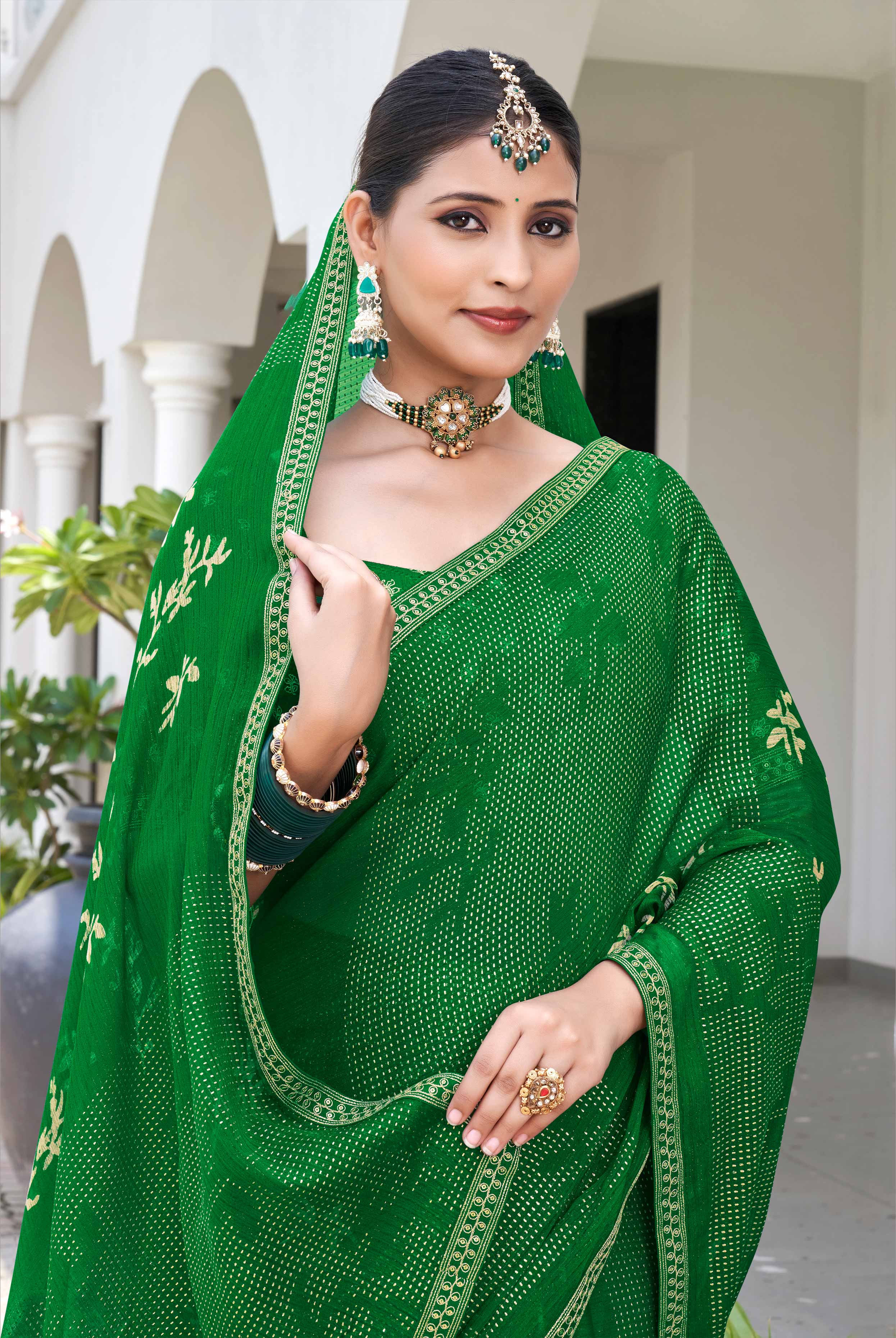 Laxmipati Phulvaari Floral Printed along with Foil Work Chiffon Saree in Green Color with Unstitched Blouse