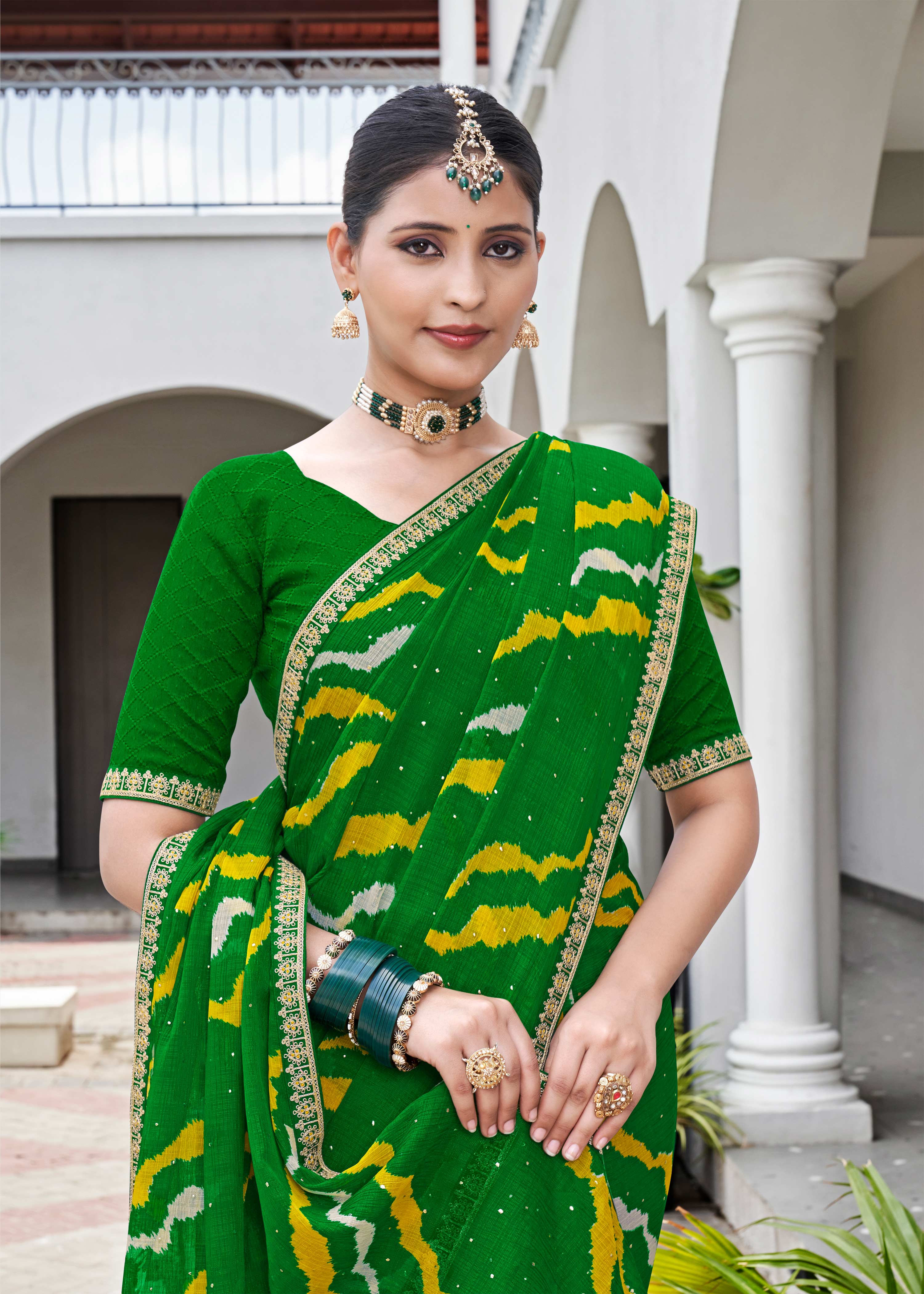 Laxmipati Phulvaari Wavy Printed along with Dew Drops Chiffon Saree in Green Color with Unstitched Blouse