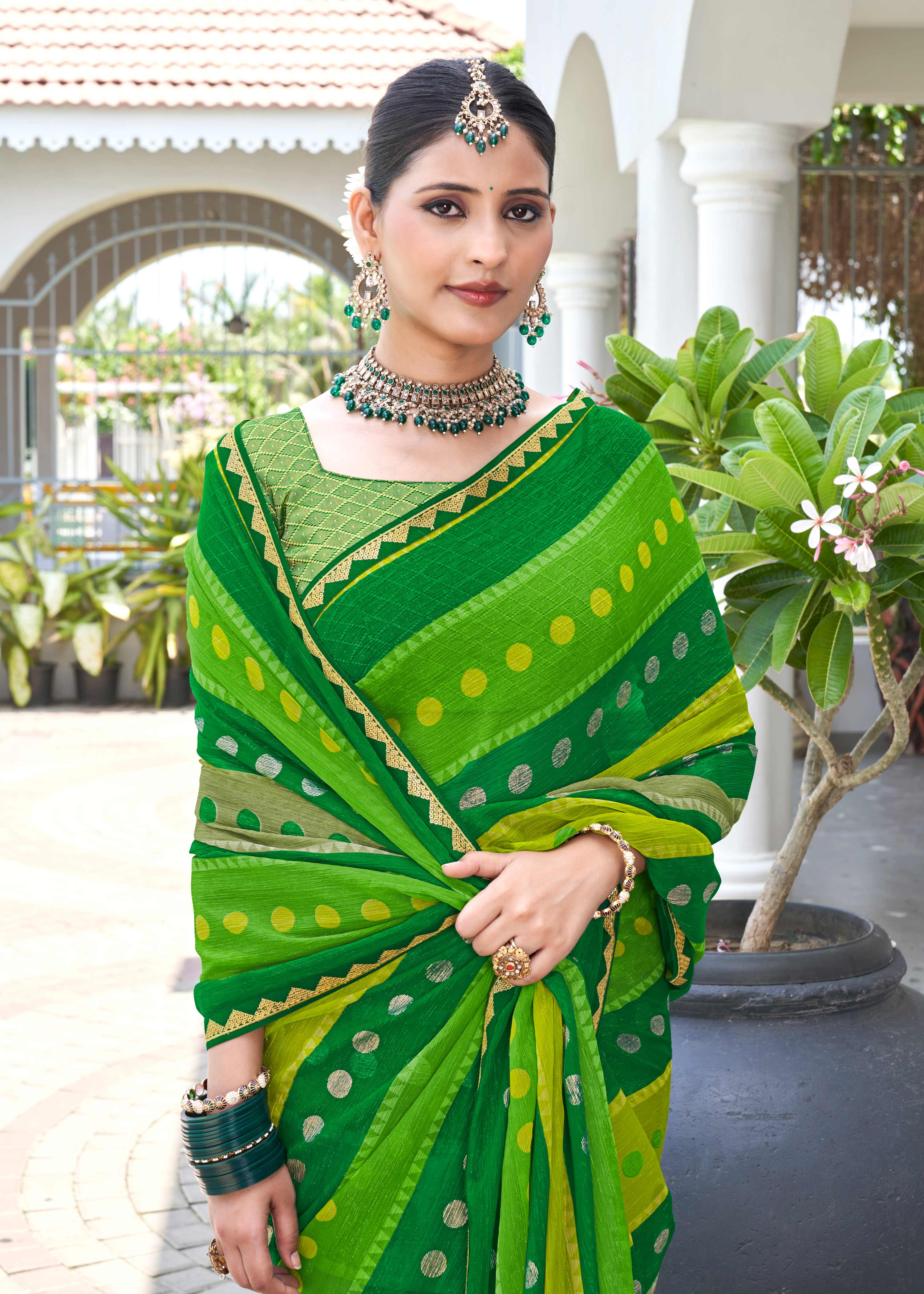 Laxmipati Phulvaari Geometric Printed along with Foil Work Chiffon Saree in Green Color with Unstitched Blouse