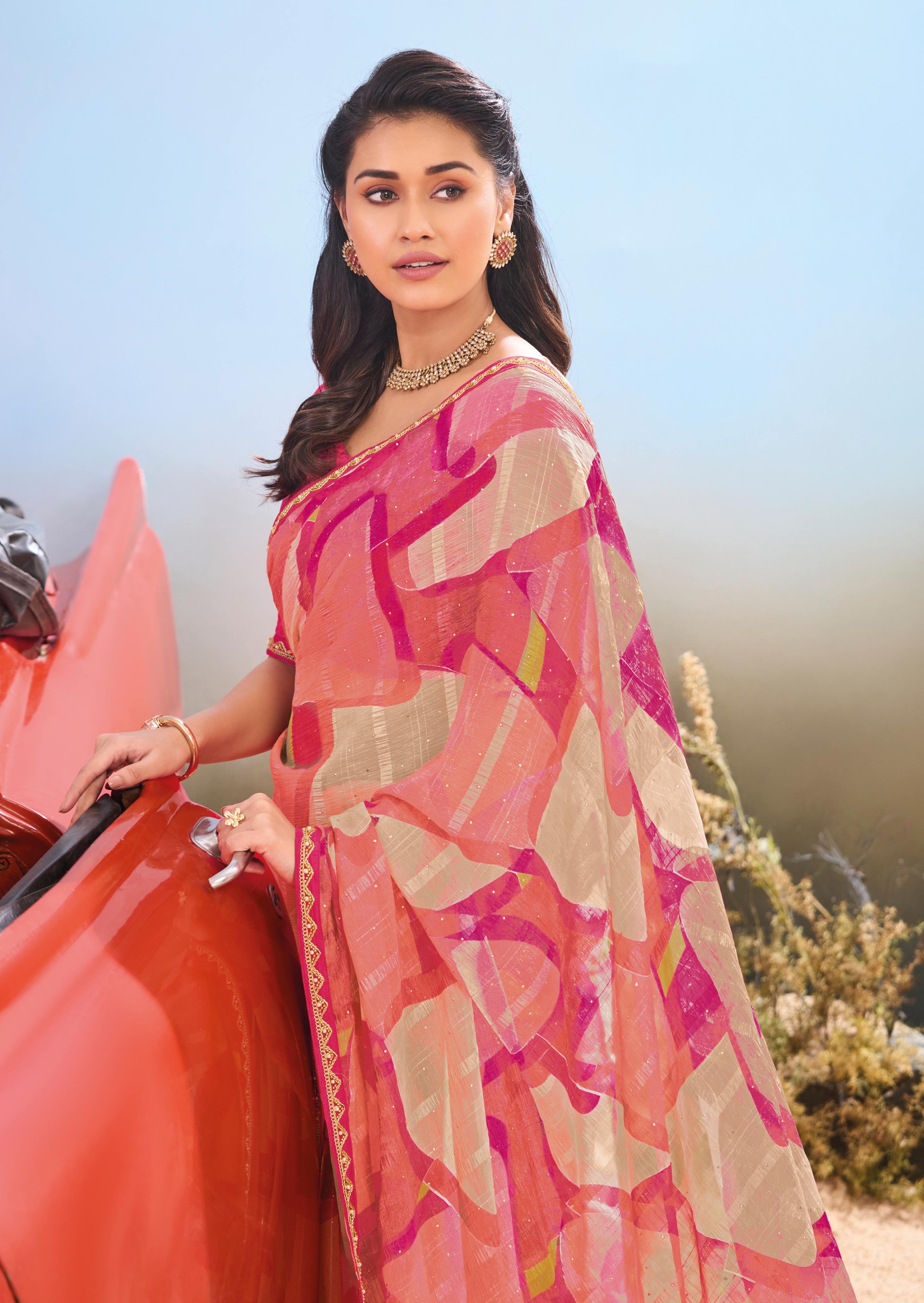 Laxmipati Baarish Abstract Printed Chiffon Saree in Pink Color with Unstitched Blouse