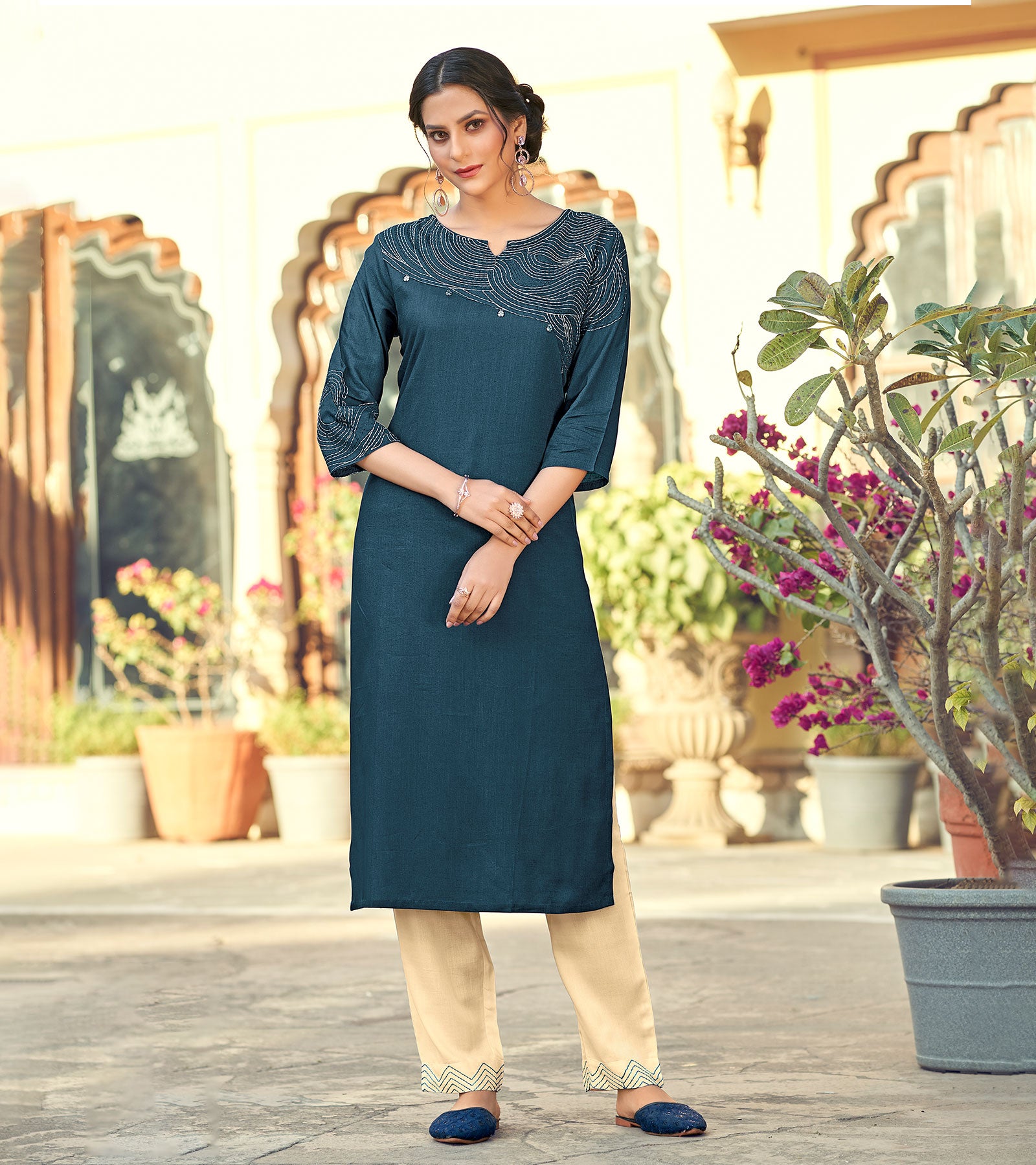 Laxmipati Rayon Slub Collcadet Grey Straight Cut Kurti With Mask