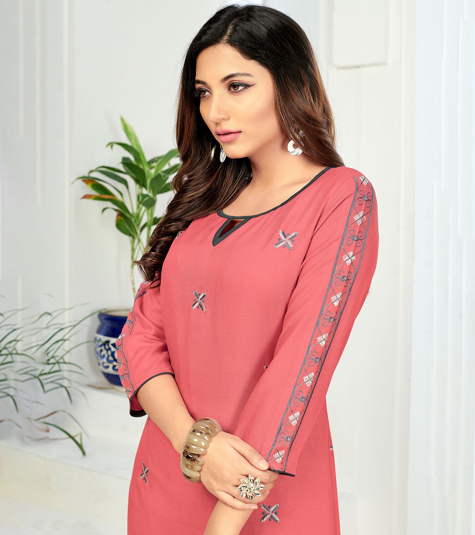 Laxmipati Rayon Coral Peach Straight Cut Kurti With Pant