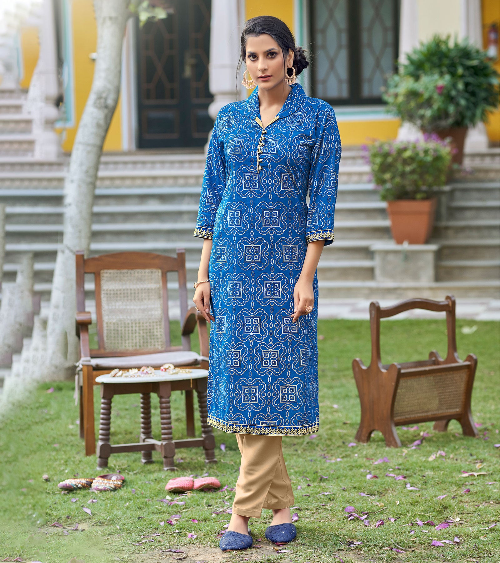 LAXMIPATI VISCOSE SLUB ELECTRIC BLUE STRAIGHT CUT KURTI WITH PANT