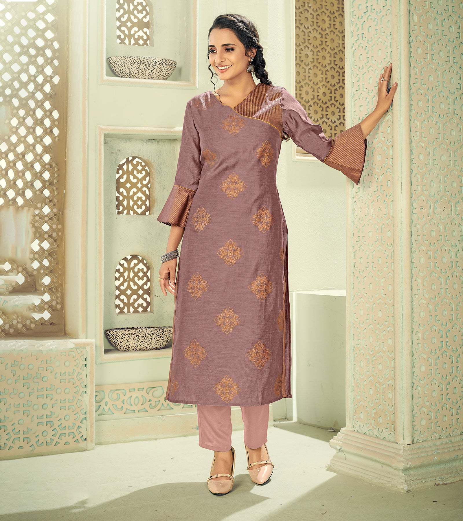 Laxmipati Linen Satin Pable Purple Straight Cut Kurti With Pant