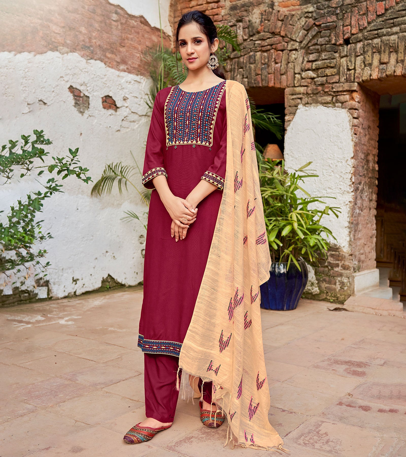 Laxmipati Pure Viscose Mysty Maroon Straight Cut Kurti With Pant And Dupatta