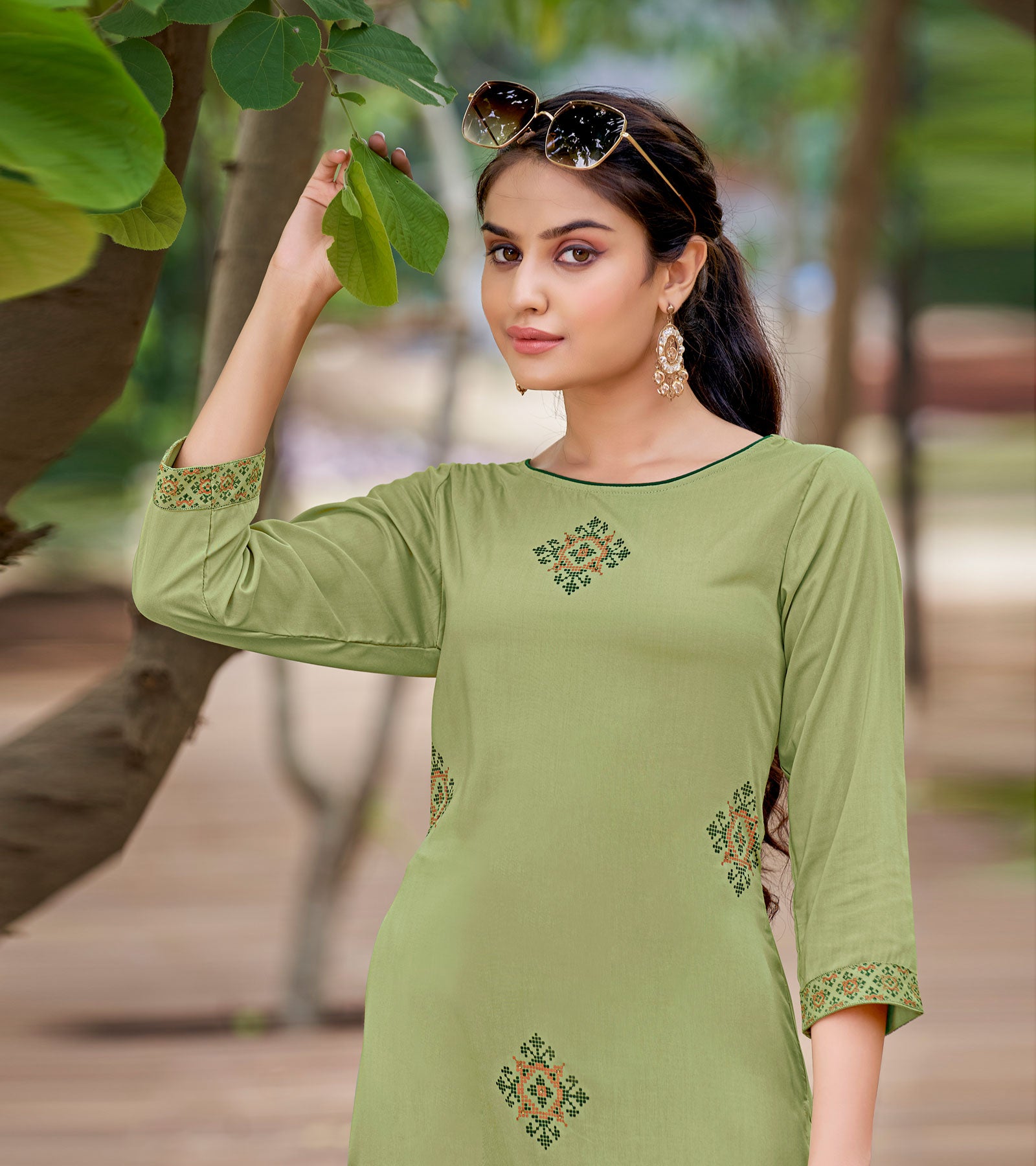 Laxmipati Carnival Muslin Olive green Hand Print Straight Kurti With Fancy Pant