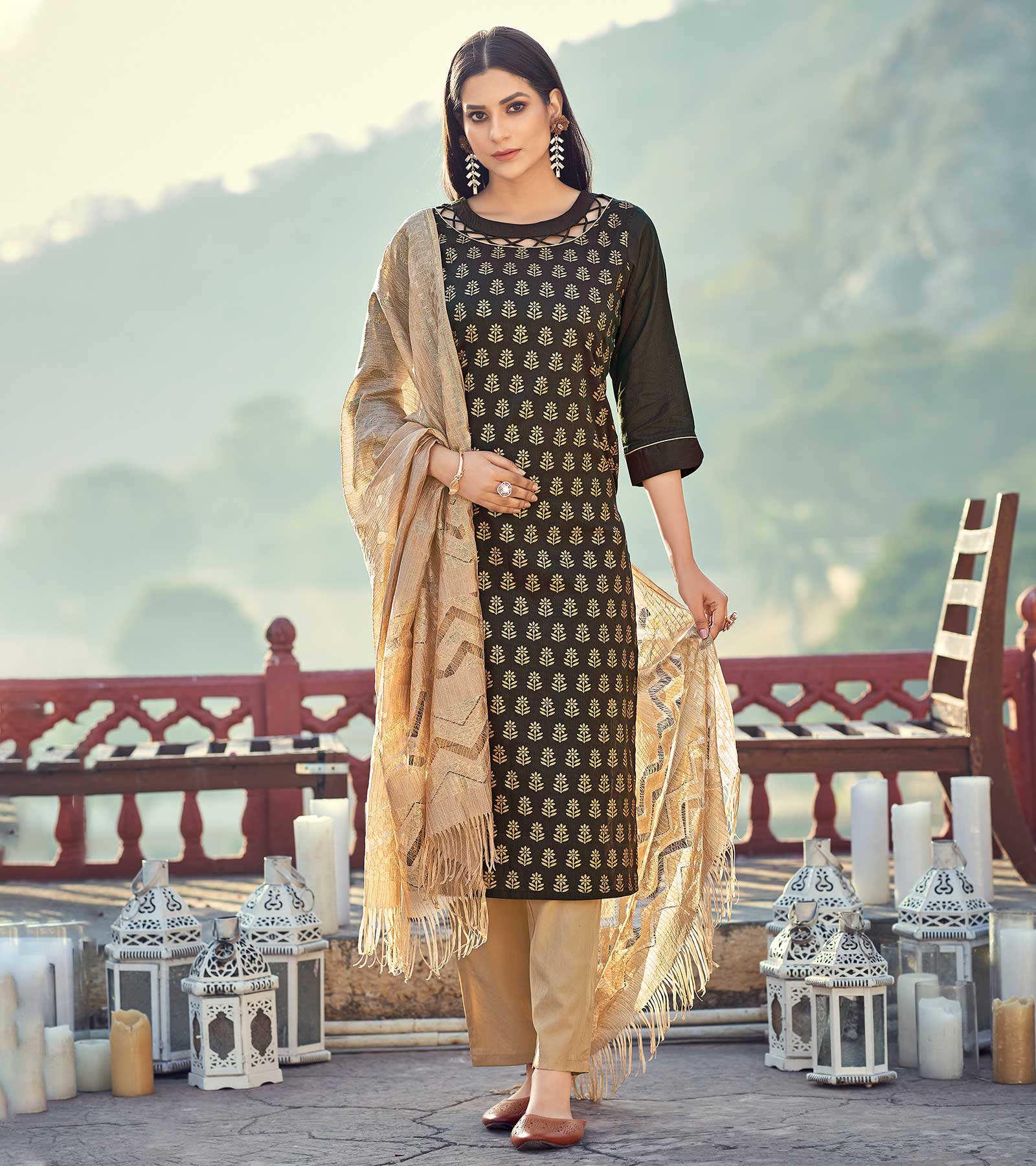 Laxmipati Taffeta Silk Green Table Print Top With Fancy Dupatta And Pant