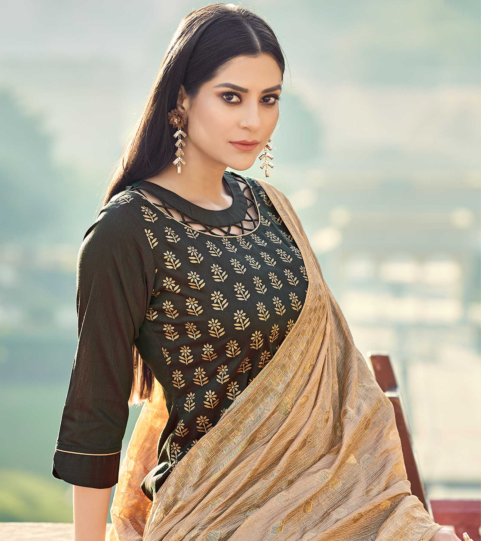 Laxmipati Taffeta Silk Green Table Print Top With Fancy Dupatta And Pant