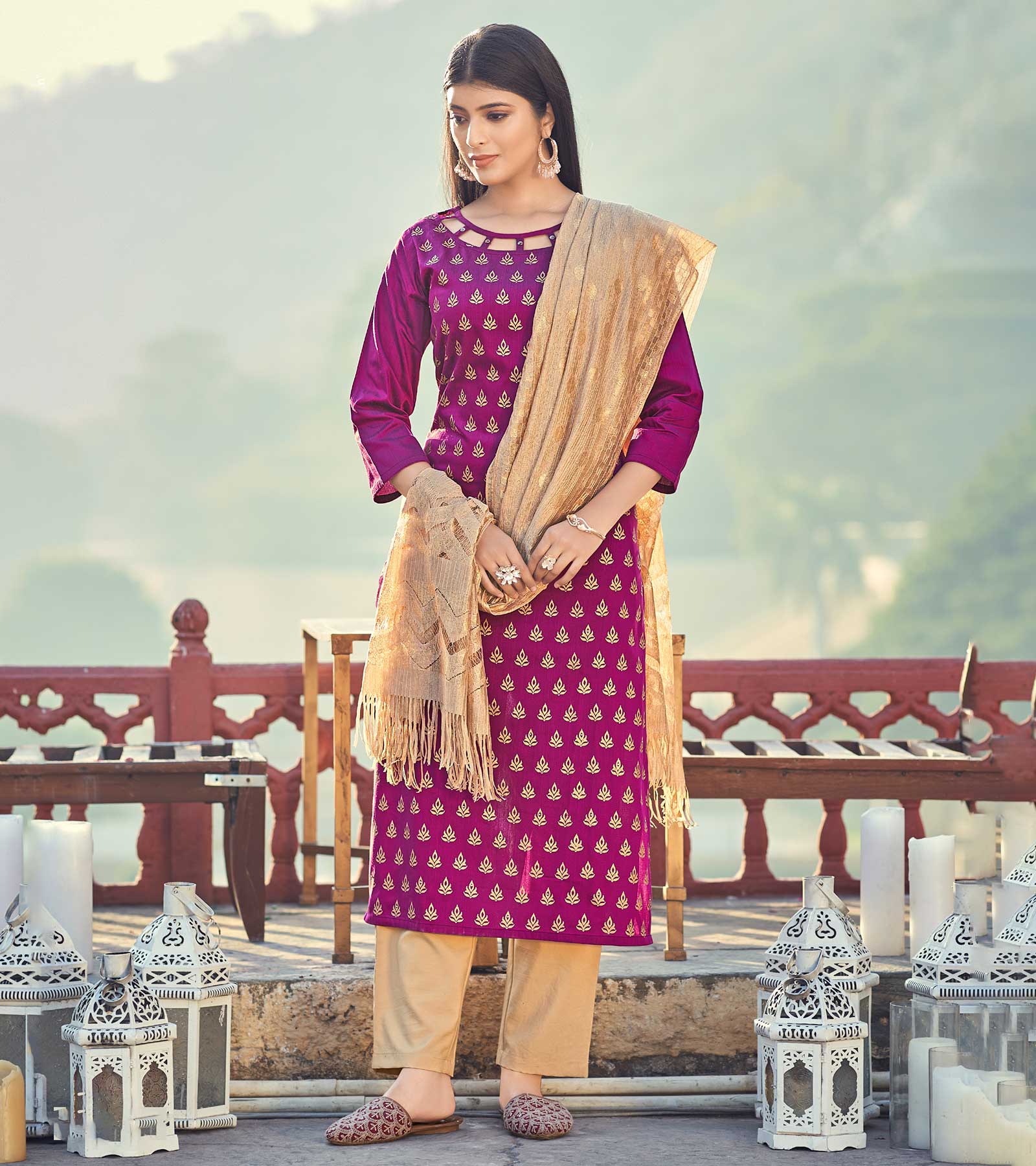 Laxmipati Taffeta Silk Magenta Table Print Top With Fancy Dupatta And Pant