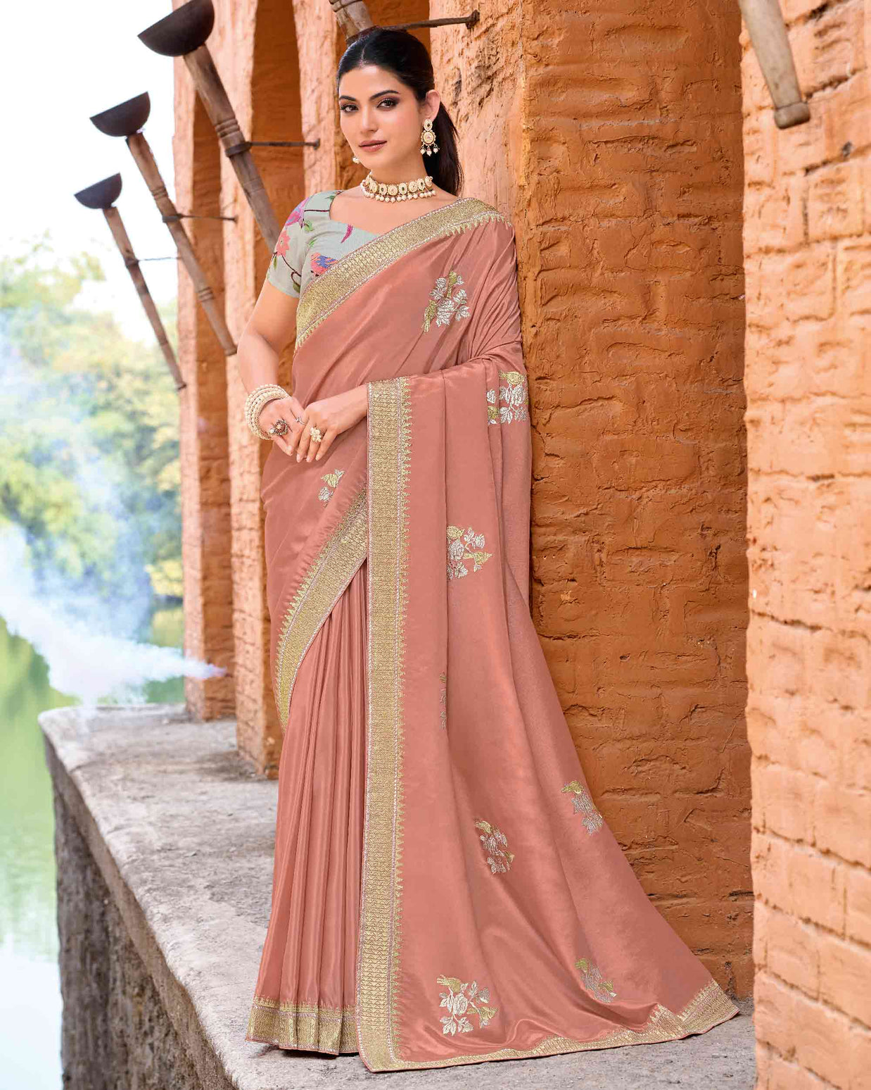 Laxmipati Makhmali Peach Silk Blend Floral Embroidered Saree