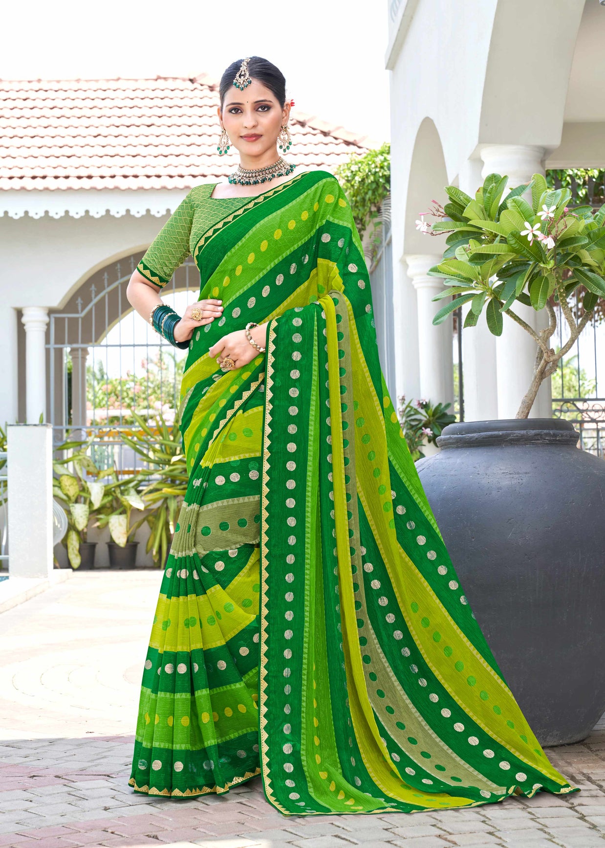 Laxmipati Phulvaari Geometric Printed along with Foil Work Chiffon Saree in Green Color with Unstitched Blouse