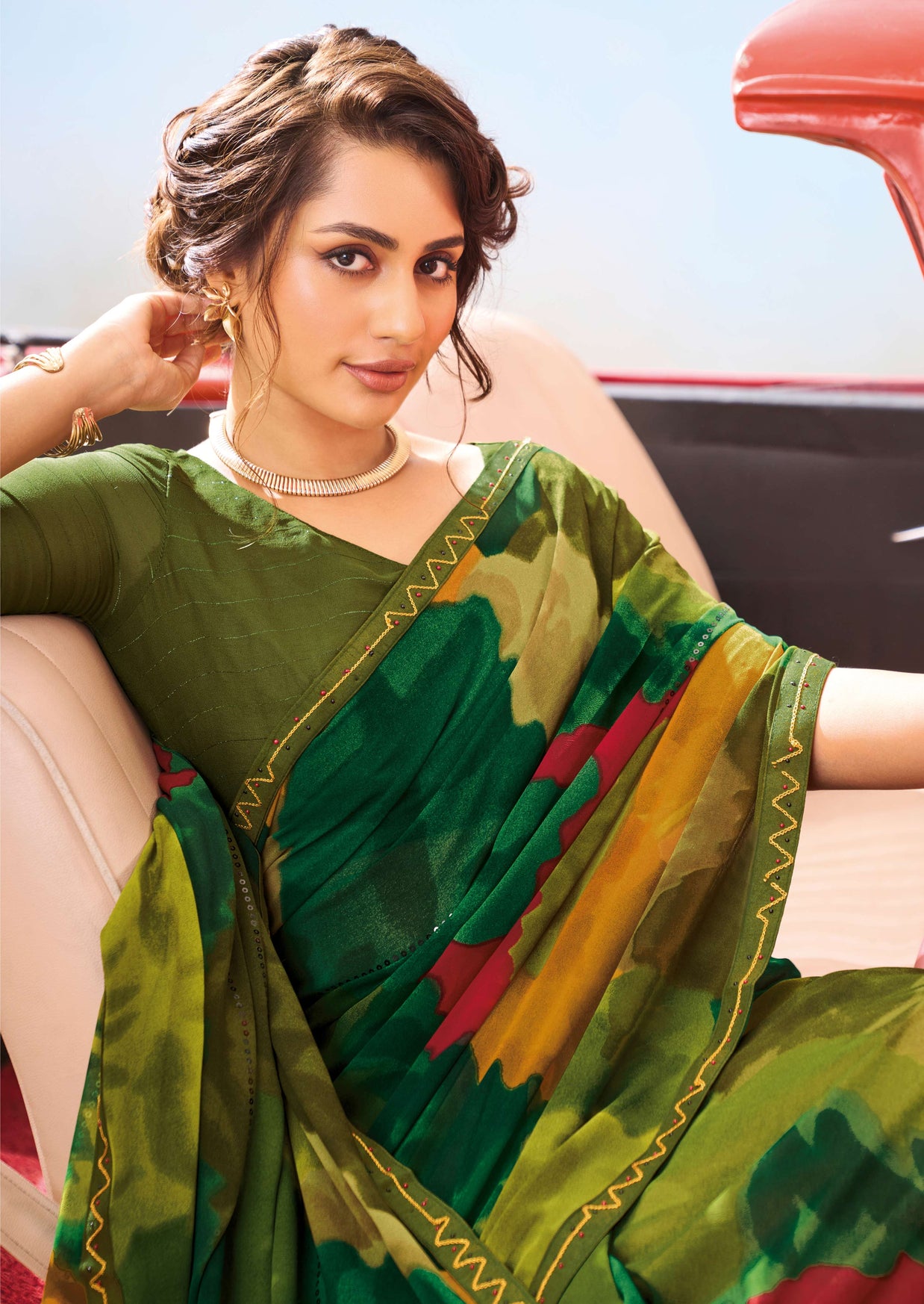 Laxmipati Baarish Abstract Printed Georgette Saree in Multicolor Color with Unstitched Blouse