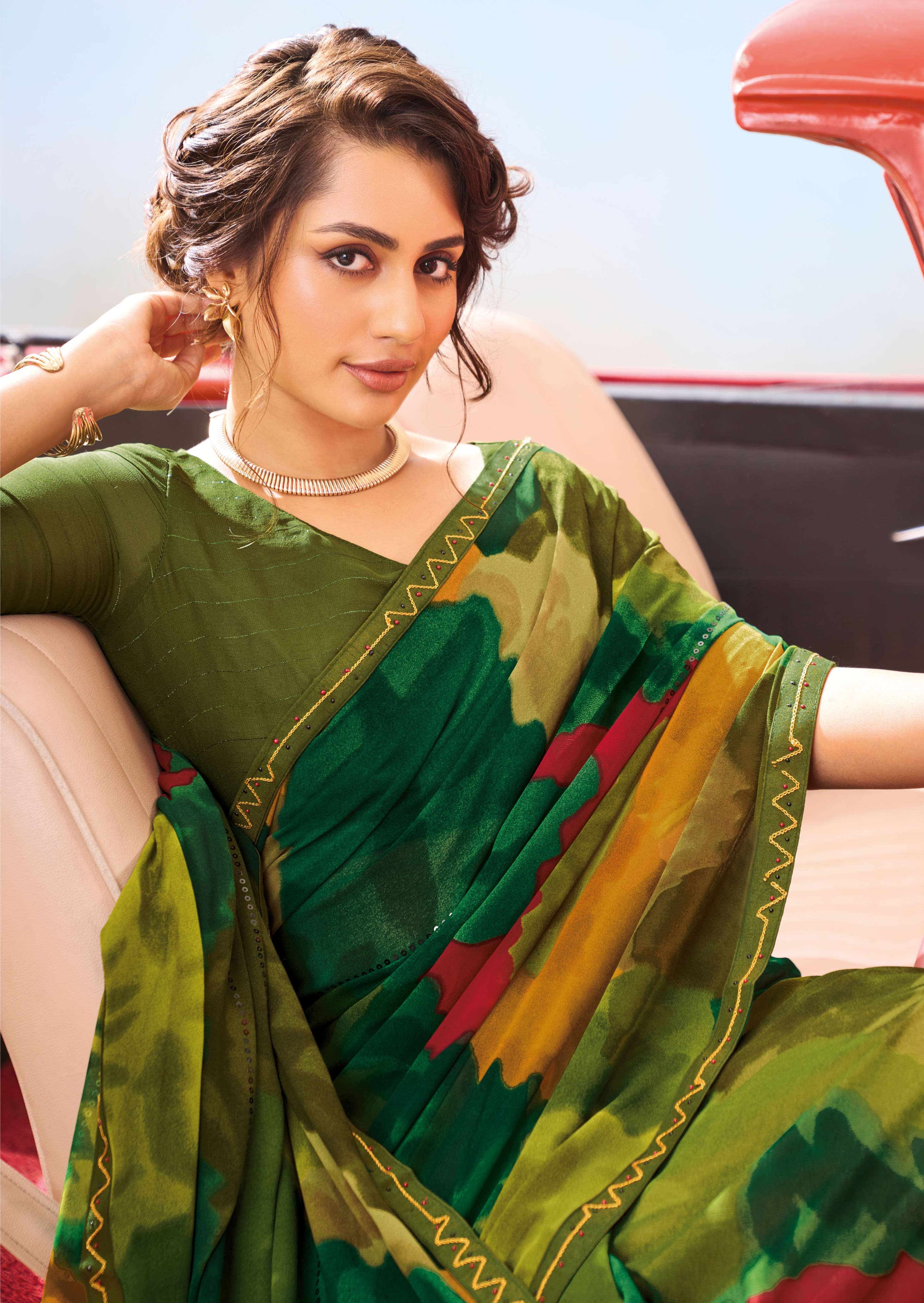 Laxmipati Baarish Abstract Printed Georgette Saree in Multicolor Color with Unstitched Blouse