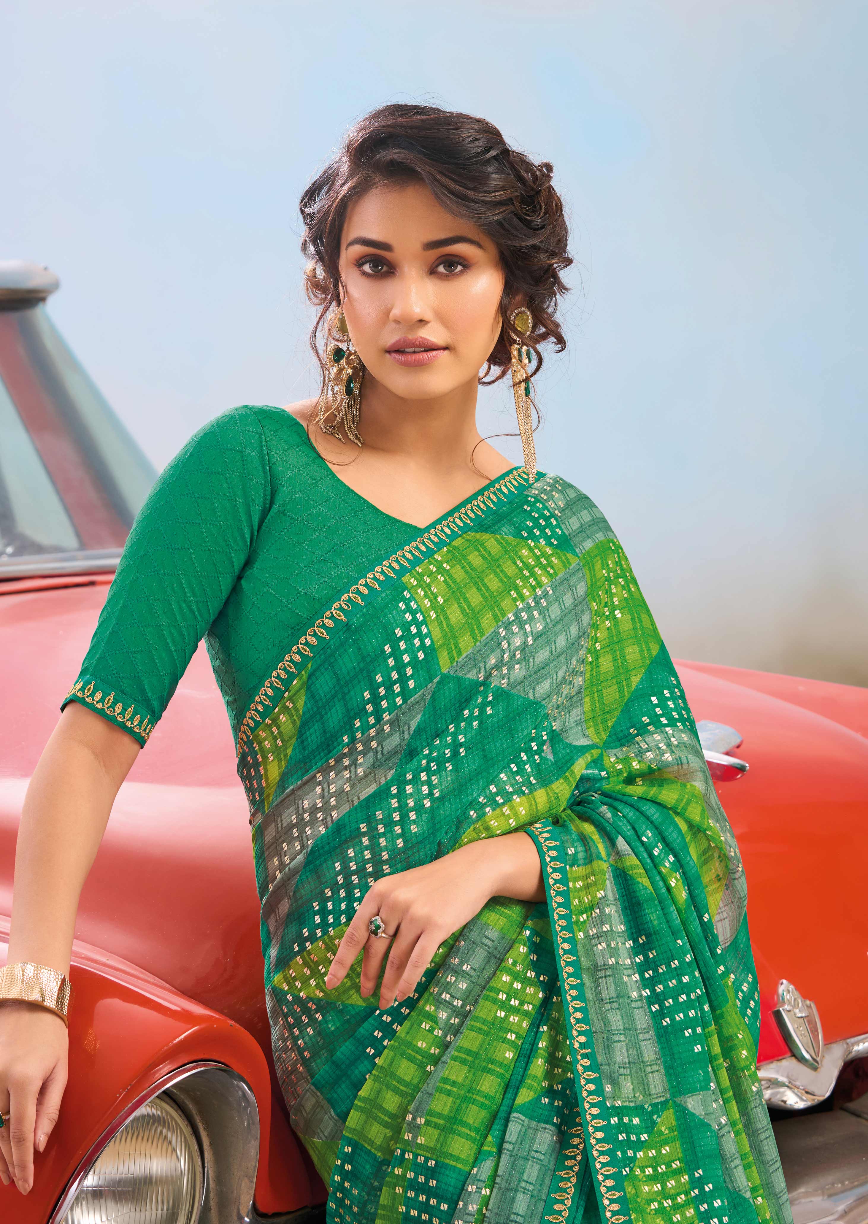 Laxmipati Baarish Geometric Printed Chiffon Saree in Green Color with Unstitched Blouse