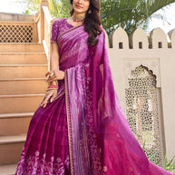 Floral print saree design detail