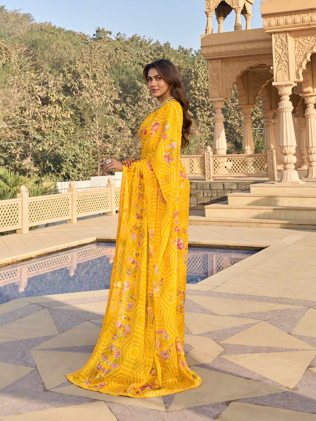 Light weight chiffon saree for daily wear