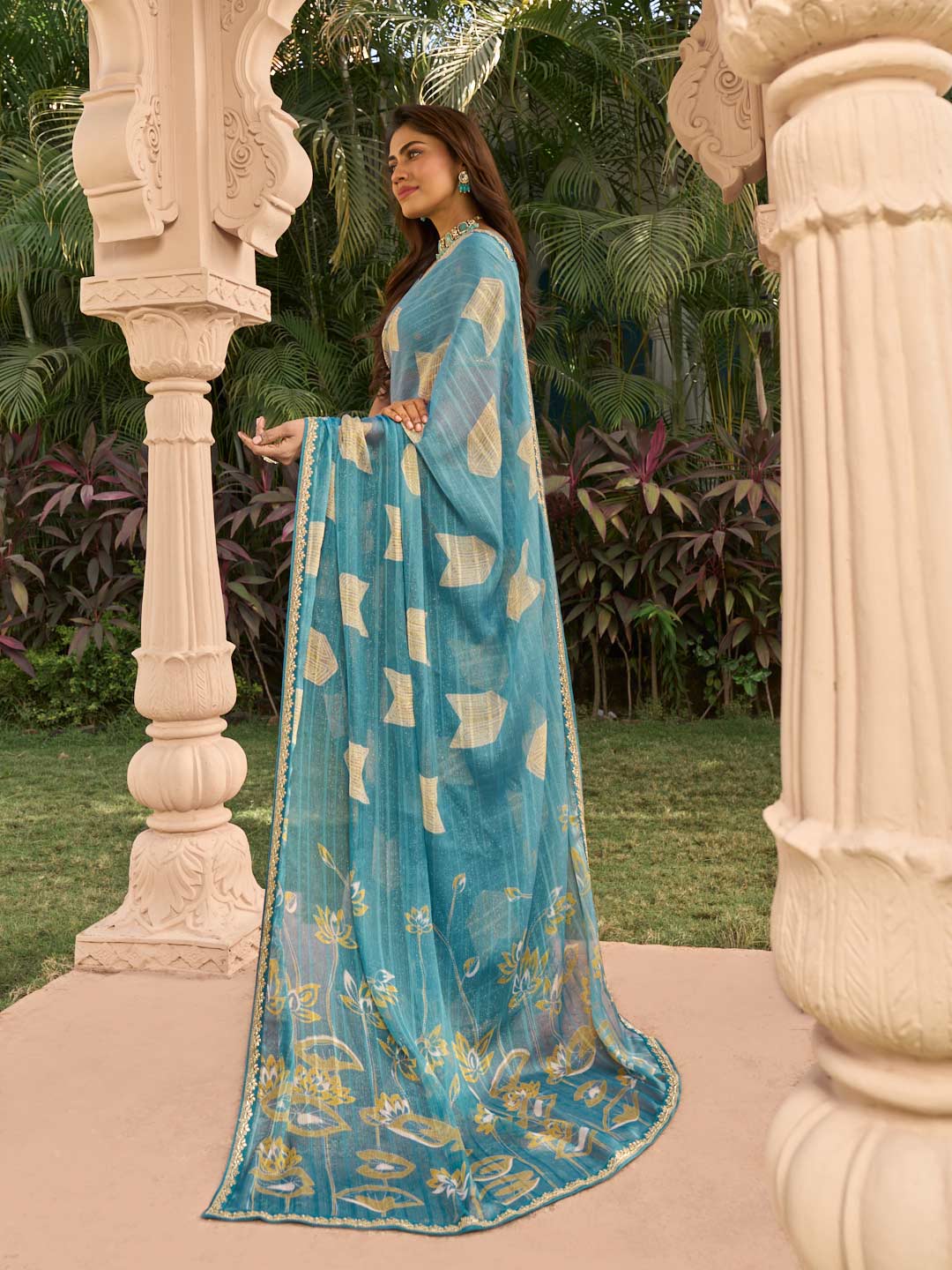Light weight chiffon saree for comfort wear