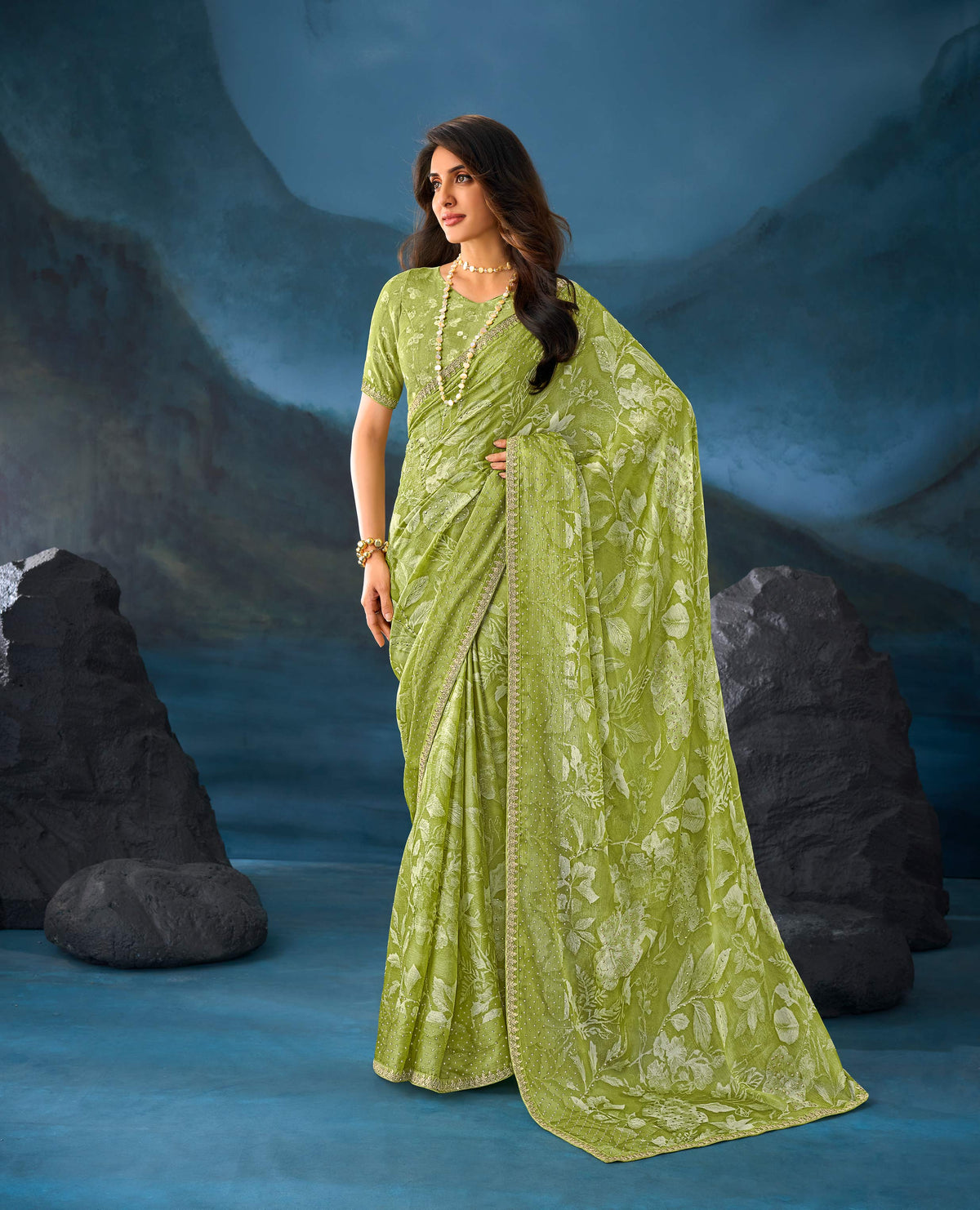Green floral printed silk blend saree daily wear