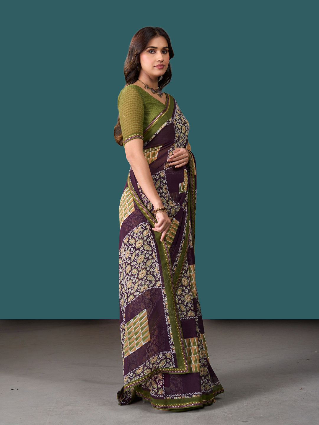 Laxmipati Rudramala Purple Georgette Floral Printed Saree