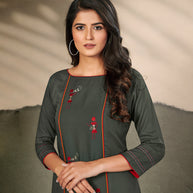 Laxmipati Cotton Grey-green Elegant Straight cut Kurti with Warli Motifs Emb Yoke and Mask