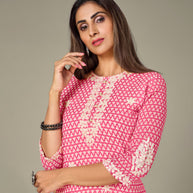 Laxmipati Georgate Marvellous Magenta Straight Cut Kurti With Palazzo & Mask