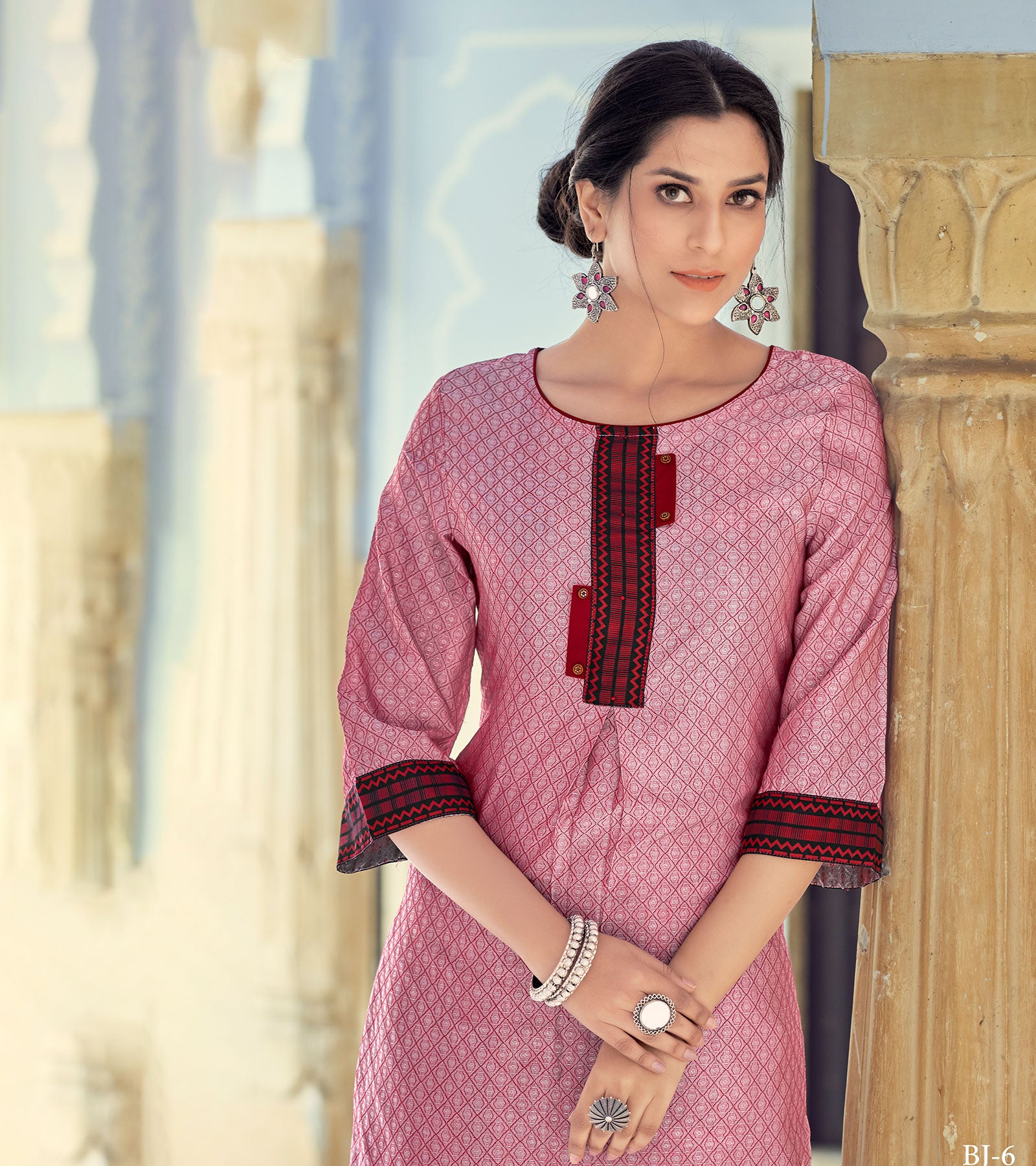 Laxmipati Nylon Viscose Dobby Taffy Pink Straight Cut Kurti