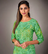 Laxmipati Mosul Cotton Emerald Green Straight Cut Kurti With Pant & Mask