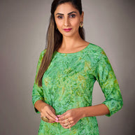 Laxmipati Mosul Cotton Emerald Green Straight Cut Kurti With Pant & Mask