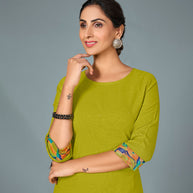 Laxmipati Cotton Viscose Parrot Green Straight Cut Kurti With Mask
