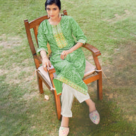 LAXMIPATI VISCOSE SLUB EMERALD GREEN STRAIGHT CUT KURTI WITH PANT