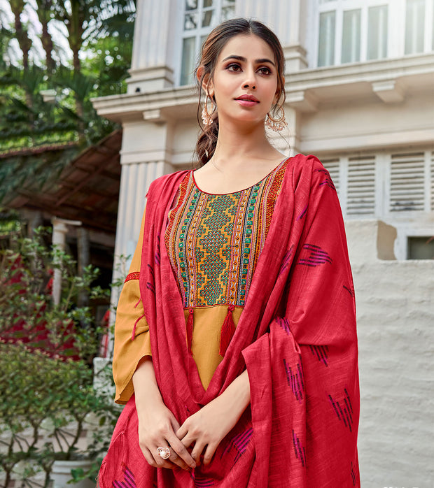 Laxmipati Pure Viscose Rasin Voilet Straight Cut Kurti With Pant And Dupatta